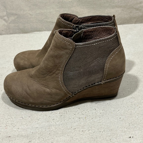 Dansko Susan Women's Brown Leather Wedge Ankle Boots Side Zip Size EU 37 USA 6.5 - Picture 4 of 9